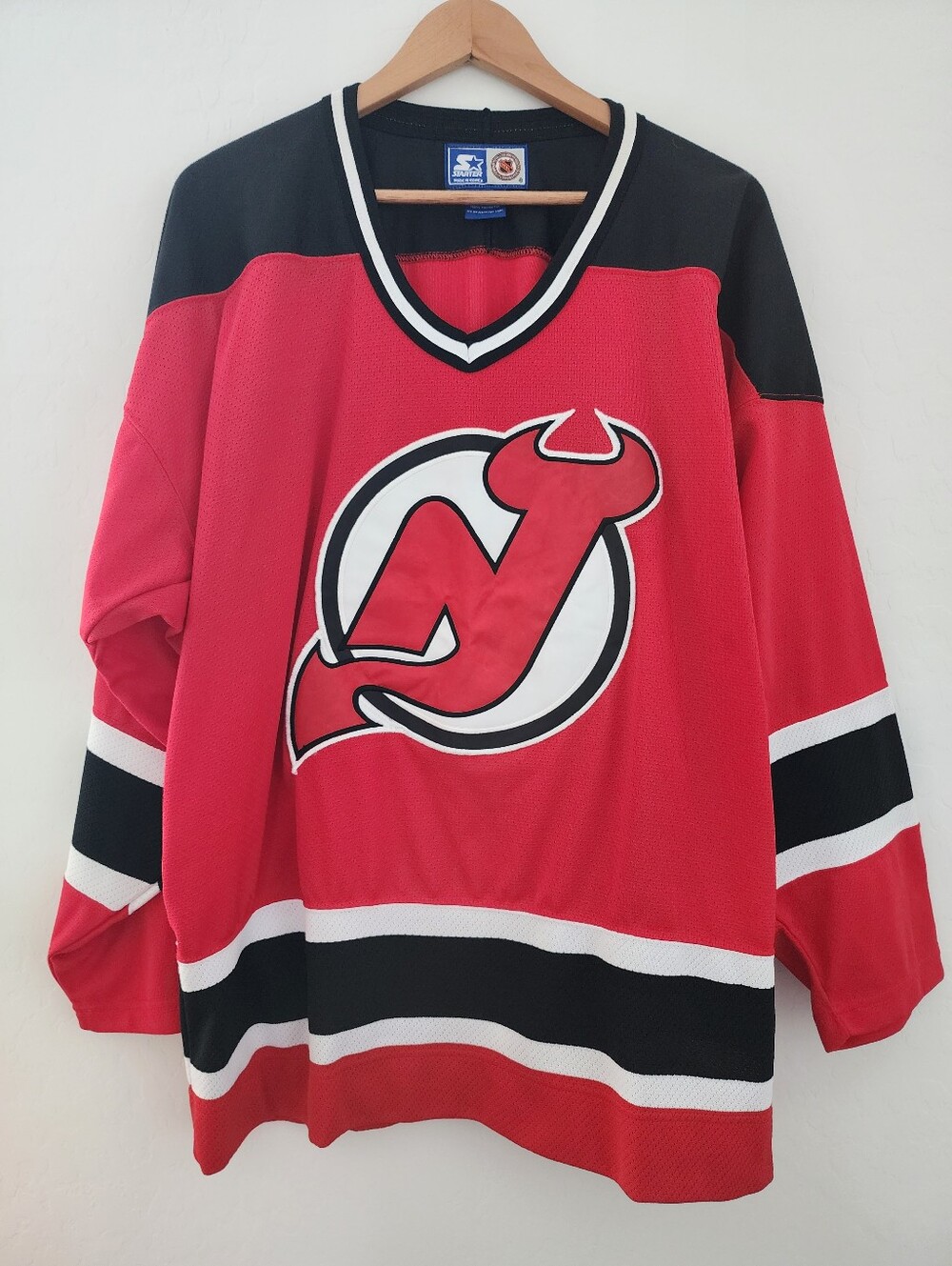 Vintage 90's Starter New Jersey Devils NHL hockey jersey, L